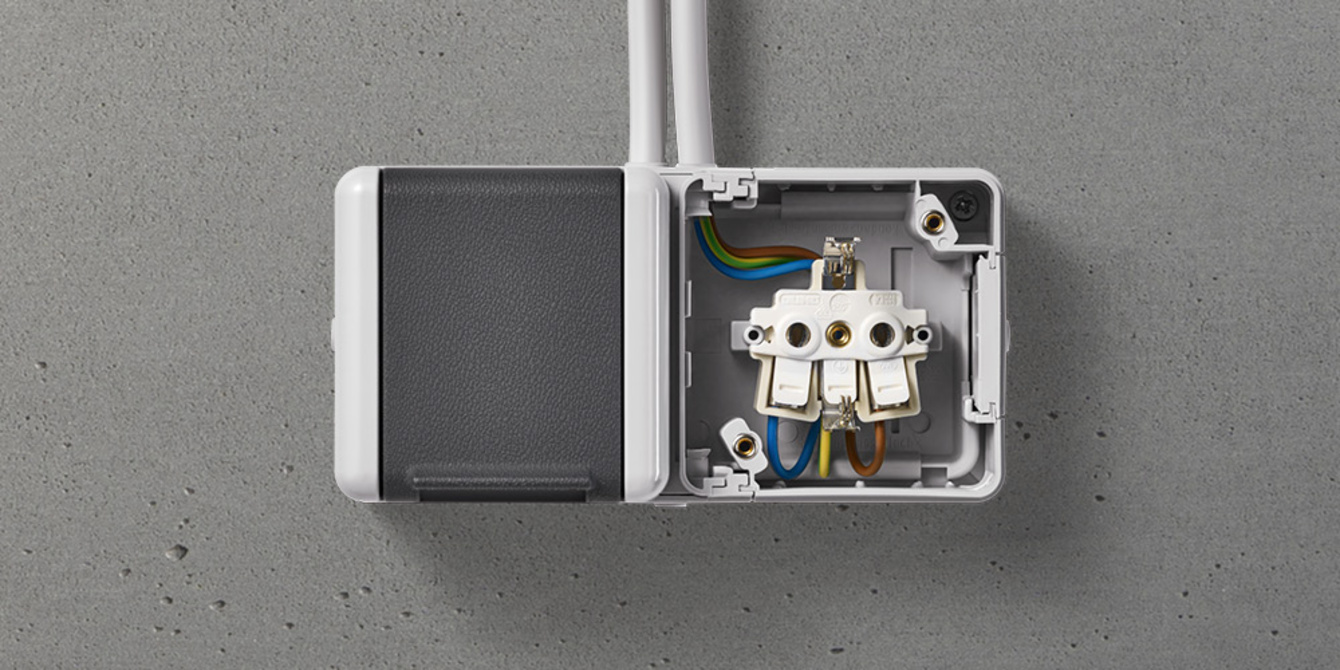 Doppelsteckdose mit Trennsteg bei Elektro Emsermann in Hünstetten